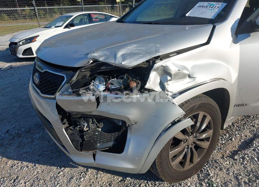 Photo 6 of 2012 Kia Sorento SX V6 (VIN 5XYKWDA21CG285837)