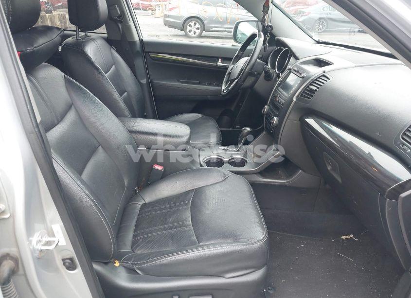 Photo 5 of 2012 Kia Sorento SX V6 (VIN 5XYKWDA21CG296269)