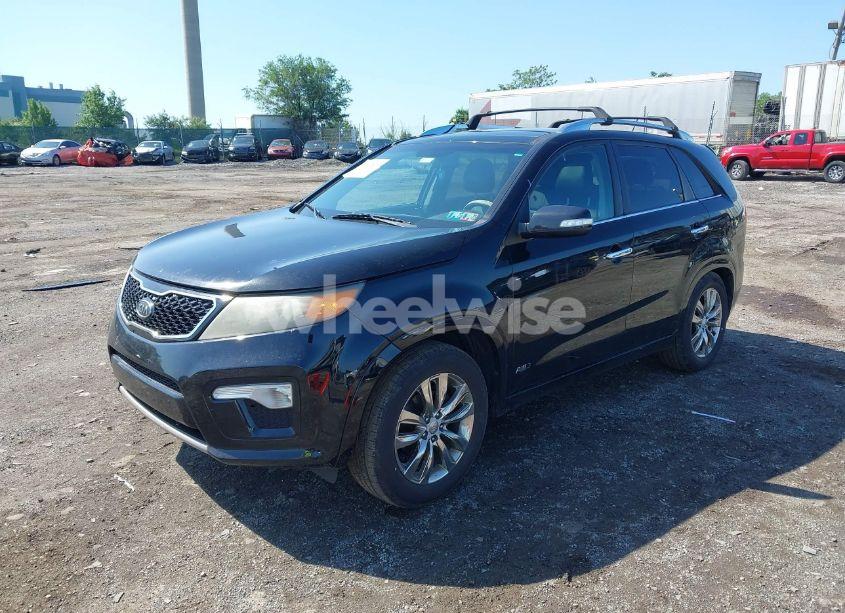 Photo 2 of 2011 Kia Sorento SX V6 (VIN 5XYKWDA22BG100645)