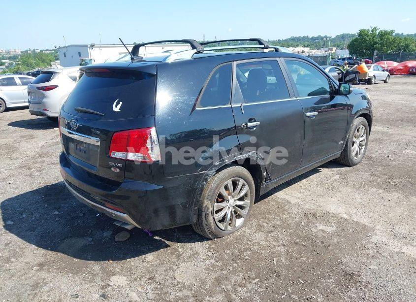 Photo 4 of 2011 Kia Sorento SX V6 (VIN 5XYKWDA22BG100645)
