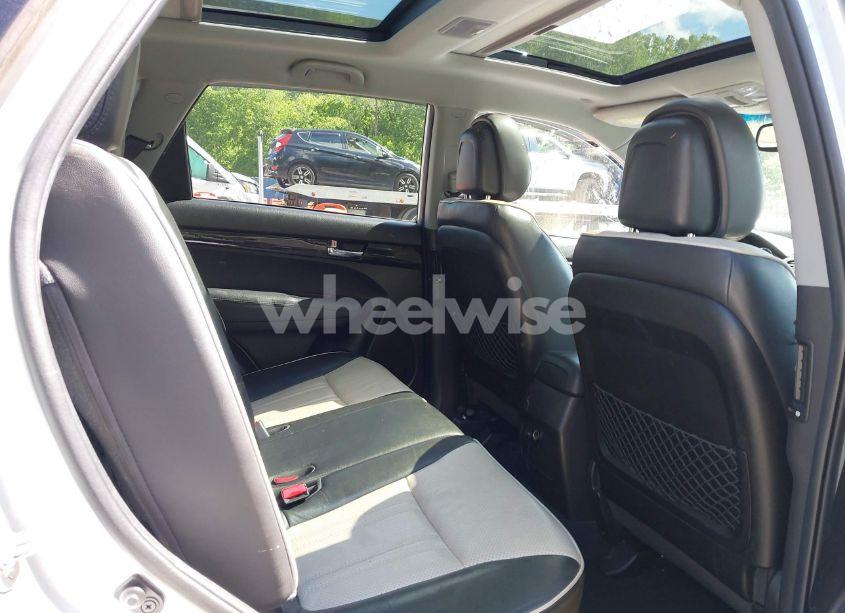 Photo 8 of 2012 Kia Sorento SX V6 (VIN 5XYKWDA22CG272661)