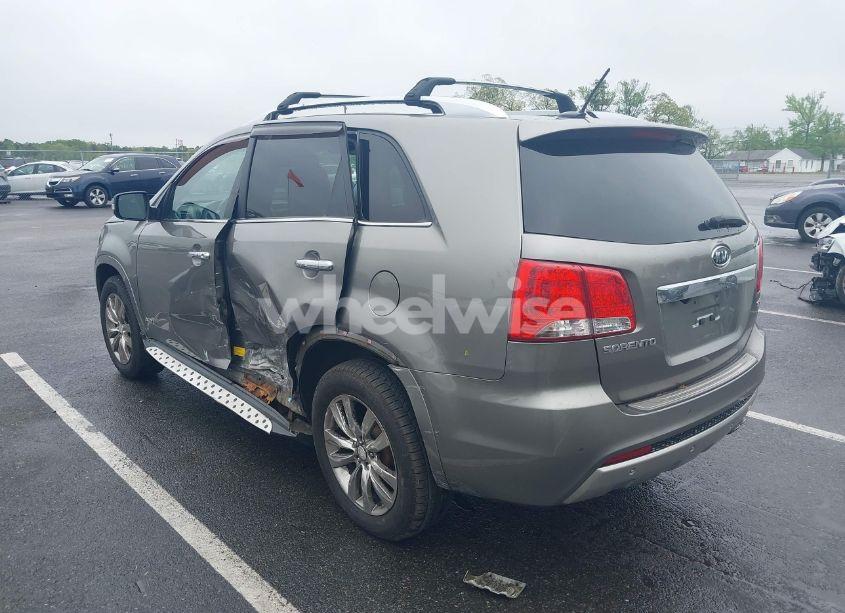 Photo 3 of 2013 Kia Sorento SX V6 (VIN 5XYKWDA22DG354679)