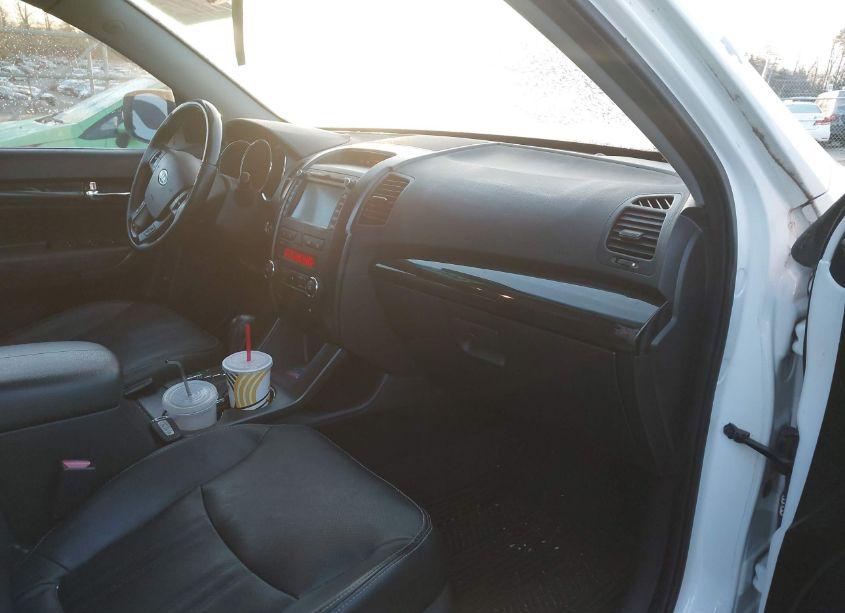 Photo 5 of 2013 Kia Sorento SX V6 (VIN 5XYKWDA22DG386967)