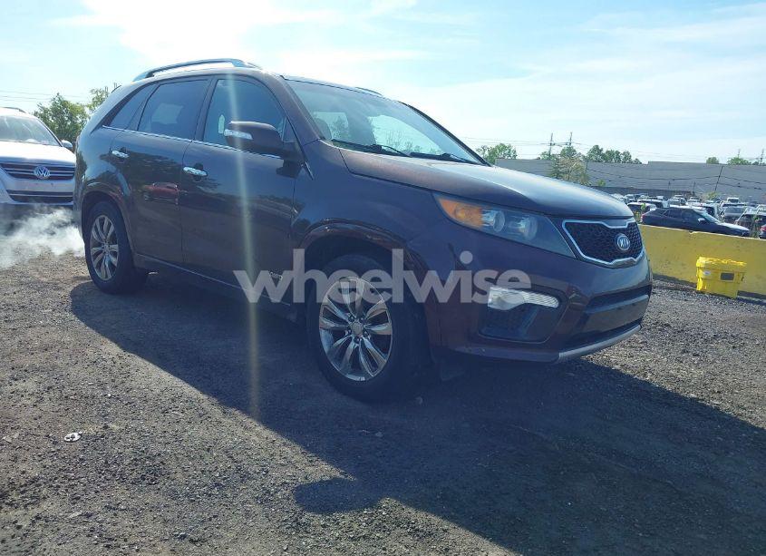 2011 Kia Sorento SX V6 (VIN 5XYKWDA23BG094760) main photo