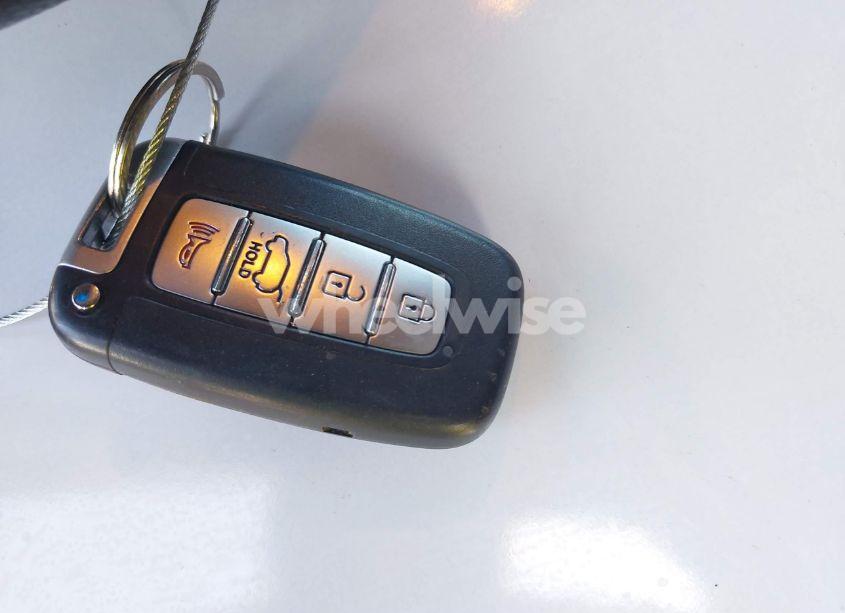 Photo 11 of 2011 Kia Sorento SX V6 (VIN 5XYKWDA23BG094760)