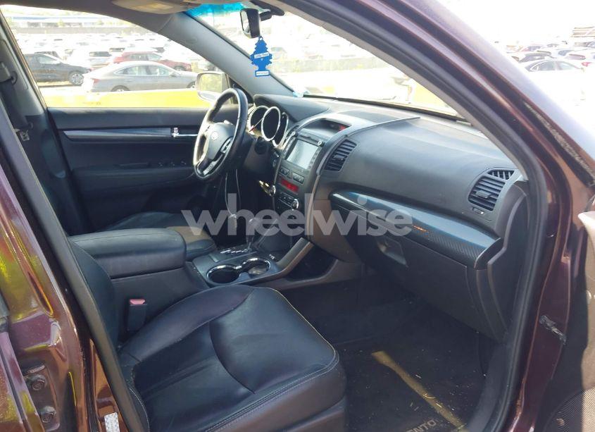 Photo 5 of 2011 Kia Sorento SX V6 (VIN 5XYKWDA23BG094760)