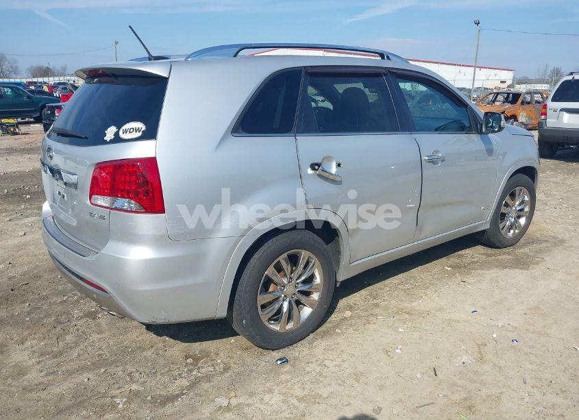 Photo 4 of 2012 Kia Sorento SX V6 (VIN 5XYKWDA23CG194617)