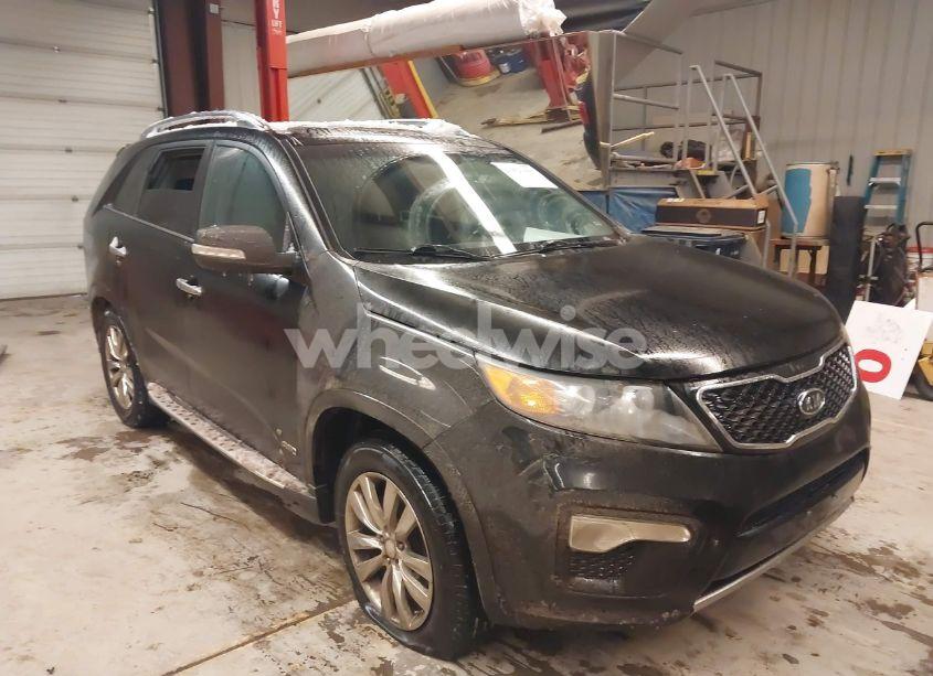 2013 Kia Sorento SX V6 (VIN 5XYKWDA23DG333937) main photo