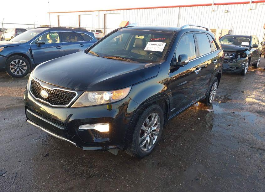 Photo 2 of 2013 Kia Sorento SX V6 (VIN 5XYKWDA23DG409706)