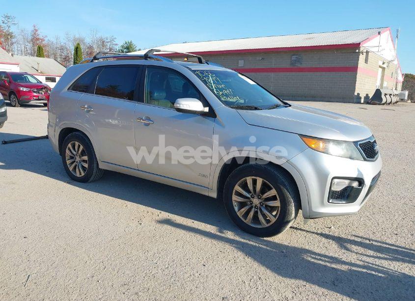 2011 Kia Sorento SX V6 (VIN 5XYKWDA24BG100470) main photo