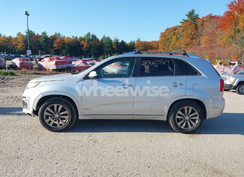 Photo 13 of 2011 Kia Sorento SX V6 (VIN 5XYKWDA24BG100470)