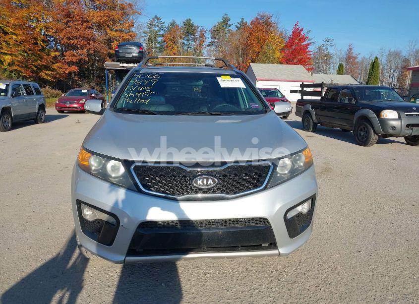 Photo 14 of 2011 Kia Sorento SX V6 (VIN 5XYKWDA24BG100470)