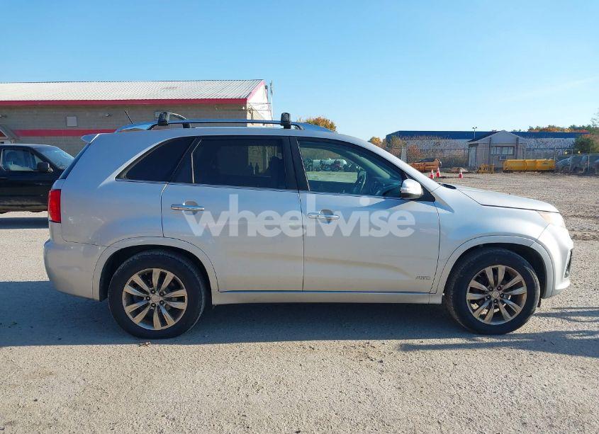 Photo 15 of 2011 Kia Sorento SX V6 (VIN 5XYKWDA24BG100470)