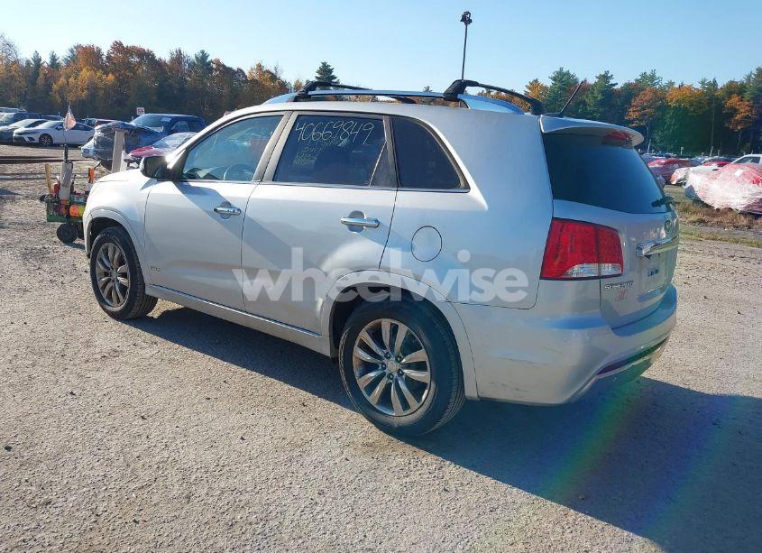 Photo 3 of 2011 Kia Sorento SX V6 (VIN 5XYKWDA24BG100470)