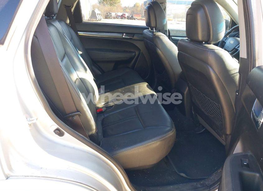 Photo 8 of 2011 Kia Sorento SX V6 (VIN 5XYKWDA24BG100470)
