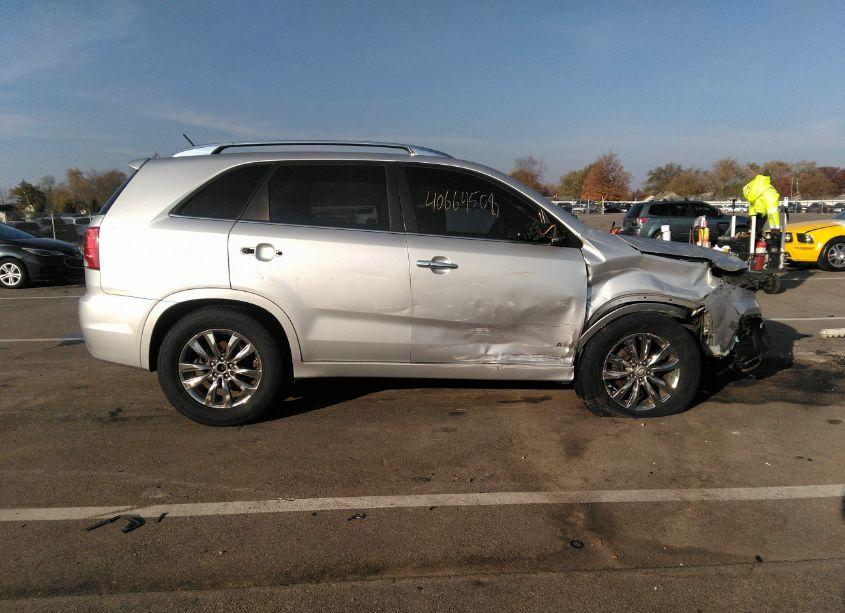 Photo 13 of 2011 Kia Sorento SX V6 (VIN 5XYKWDA24BG144131)