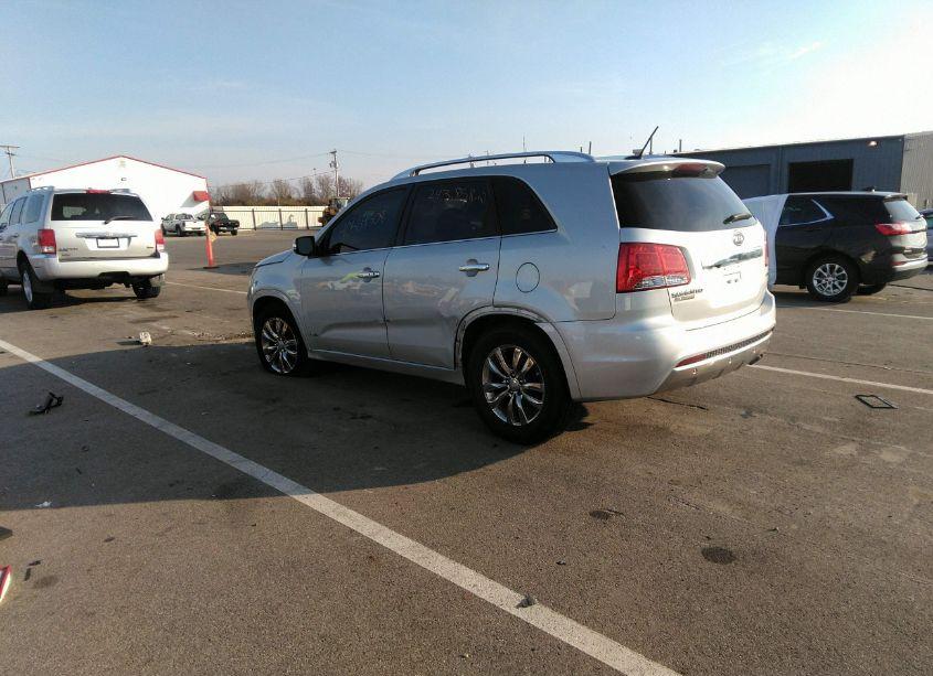Photo 3 of 2011 Kia Sorento SX V6 (VIN 5XYKWDA24BG144131)