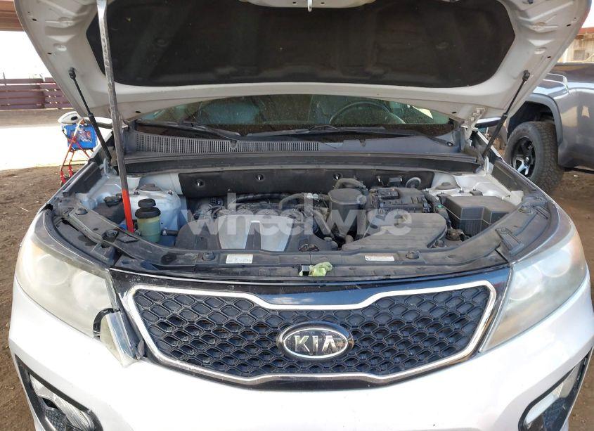 Photo 10 of 2012 Kia Sorento SX V6 (VIN 5XYKWDA24CG219699)