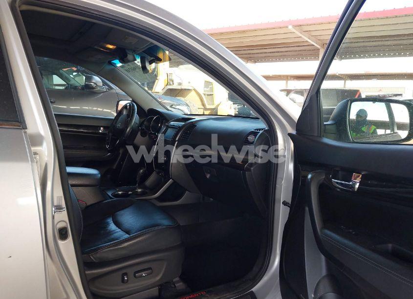 Photo 5 of 2012 Kia Sorento SX V6 (VIN 5XYKWDA24CG219699)