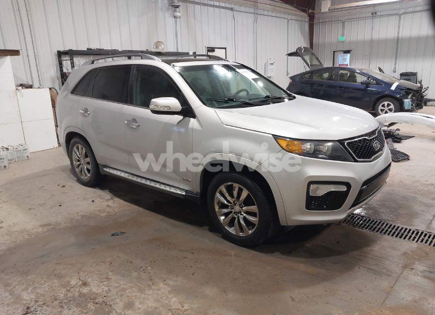 2013 Kia Sorento SX V6 (VIN 5XYKWDA24DG380944) main photo