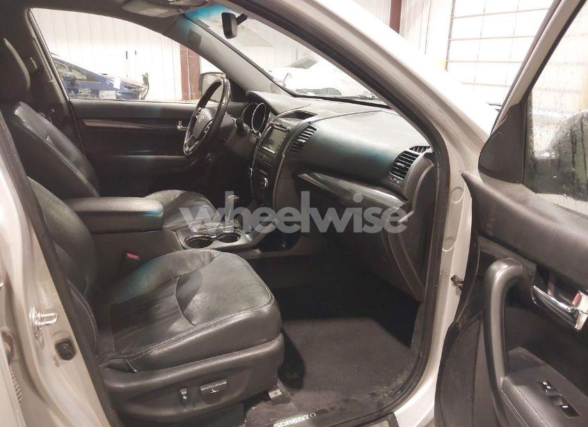 Photo 5 of 2013 Kia Sorento SX V6 (VIN 5XYKWDA24DG380944)
