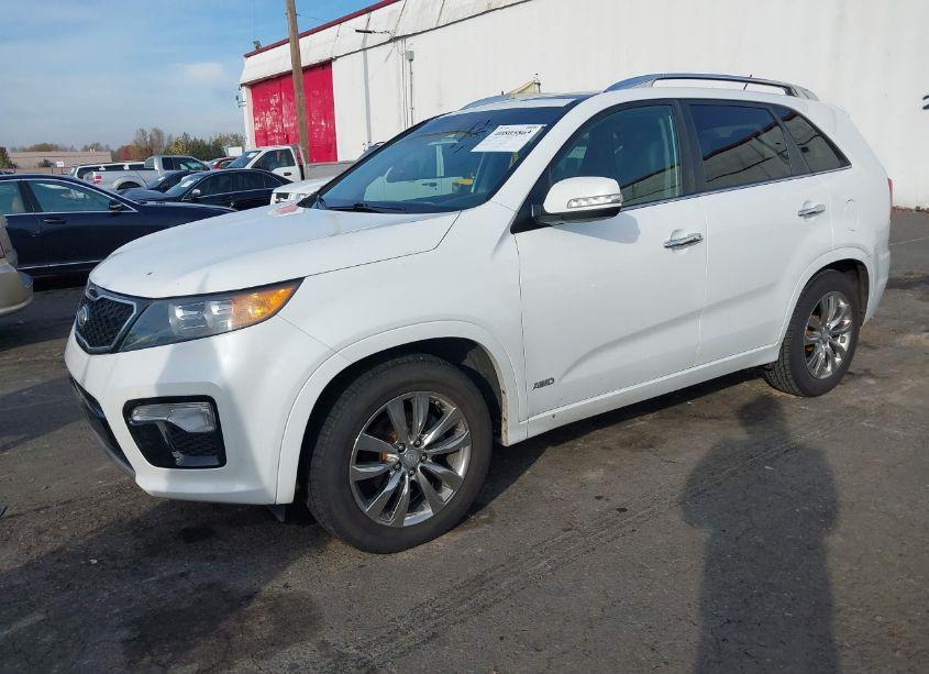 Photo 2 of 2013 Kia Sorento SX V6 (VIN 5XYKWDA24DG397078)