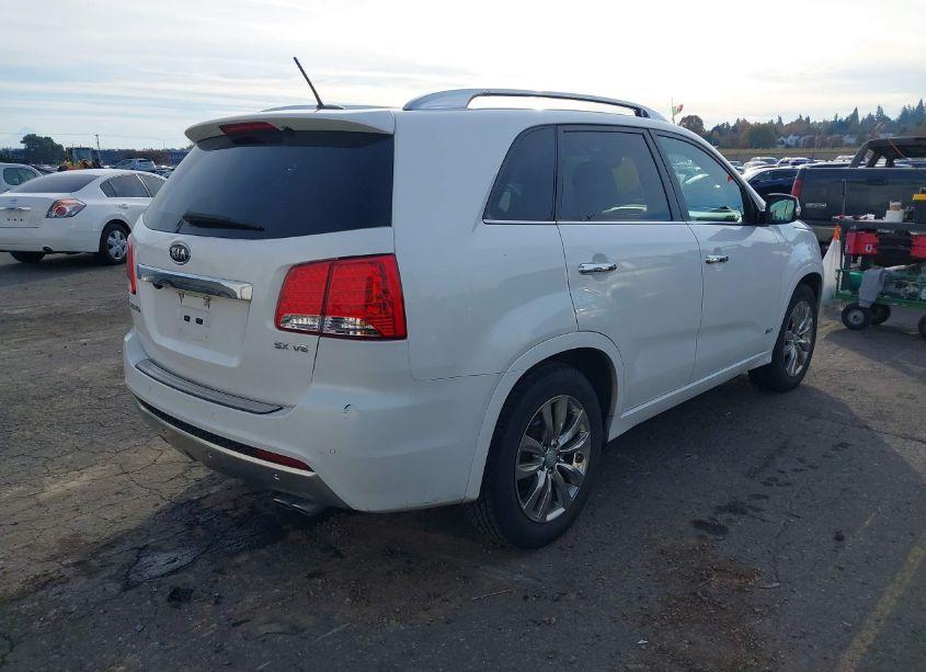 Photo 4 of 2013 Kia Sorento SX V6 (VIN 5XYKWDA24DG397078)