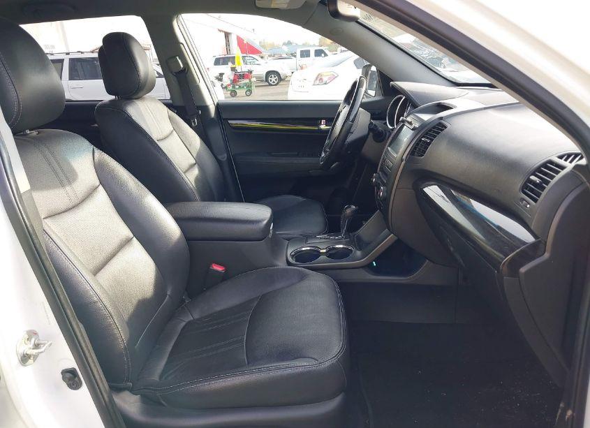 Photo 5 of 2013 Kia Sorento SX V6 (VIN 5XYKWDA24DG397078)