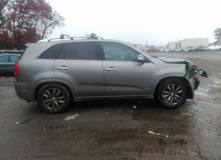 Photo 13 of 2013 Kia Sorento SX V6 (VIN 5XYKWDA25DG318453)