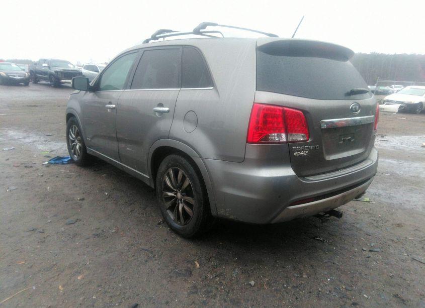 Photo 3 of 2013 Kia Sorento SX V6 (VIN 5XYKWDA25DG318453)