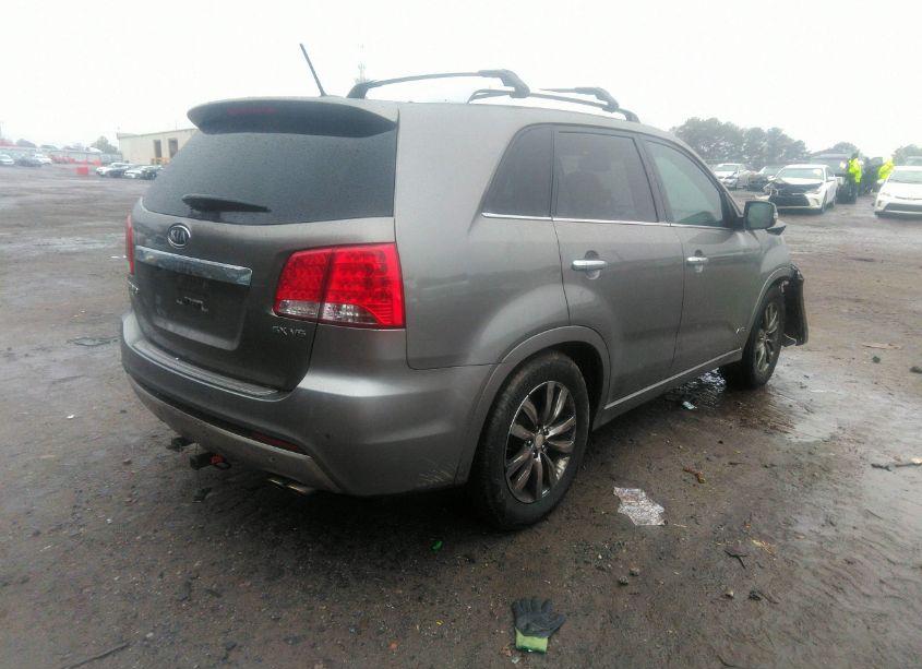 Photo 4 of 2013 Kia Sorento SX V6 (VIN 5XYKWDA25DG318453)