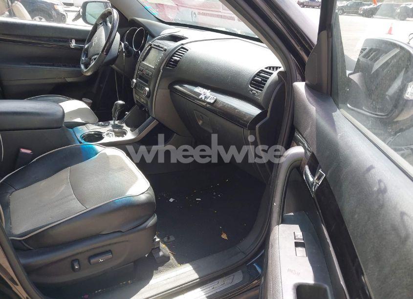 Photo 5 of 2013 Kia Sorento SX V6 (VIN 5XYKWDA26DG338145)