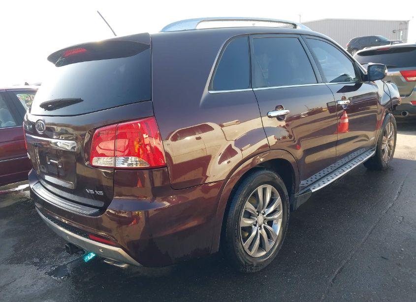 Photo 4 of 2013 Kia Sorento SX V6 (VIN 5XYKWDA26DG371162)