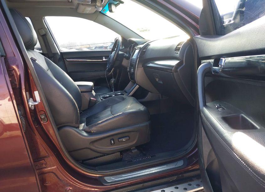 Photo 5 of 2013 Kia Sorento SX V6 (VIN 5XYKWDA26DG371162)
