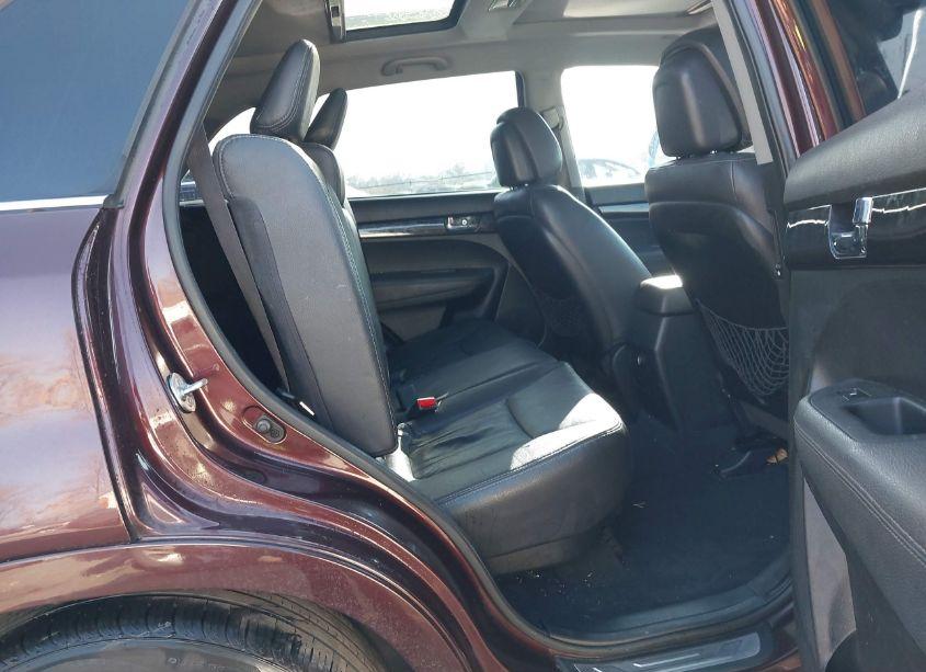 Photo 8 of 2013 Kia Sorento SX V6 (VIN 5XYKWDA26DG371162)