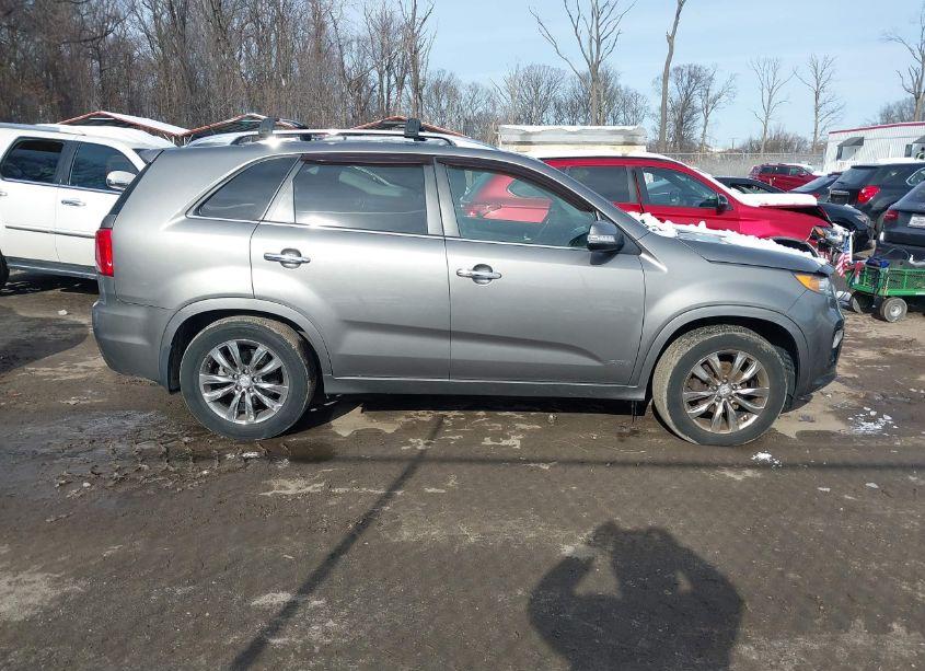 Photo 13 of 2013 Kia Sorento SX V6 (VIN 5XYKWDA27DG398371)