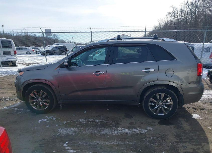 Photo 14 of 2013 Kia Sorento SX V6 (VIN 5XYKWDA27DG398371)
