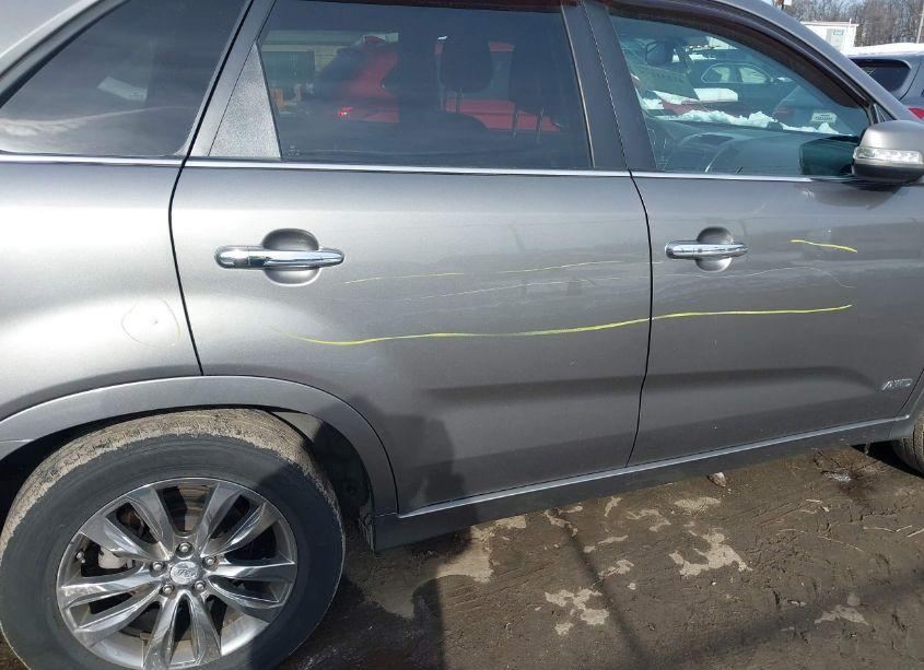 Photo 6 of 2013 Kia Sorento SX V6 (VIN 5XYKWDA27DG398371)
