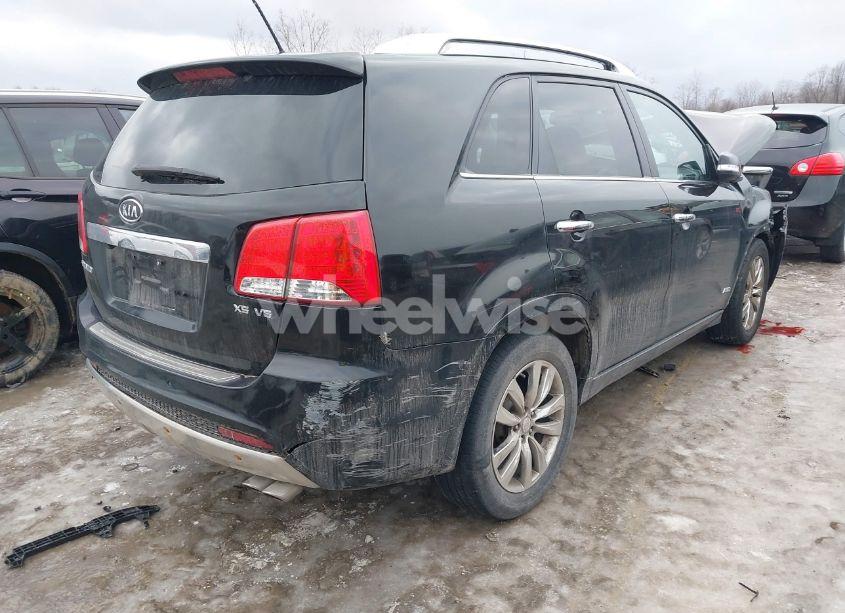 Photo 4 of 2013 Kia Sorento SX V6 (VIN 5XYKWDA28DG340057)