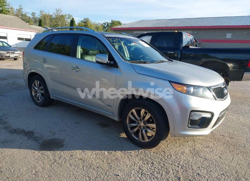 2013 Kia Sorento SX V6 (VIN 5XYKWDA28DG389033) main photo