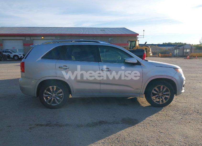 Photo 13 of 2013 Kia Sorento SX V6 (VIN 5XYKWDA28DG389033)