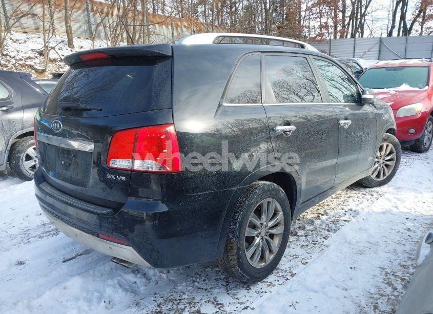 Photo 4 of 2013 Kia Sorento SX V6 (VIN 5XYKWDA29DG335501)