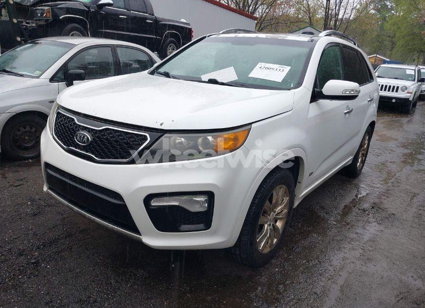 Photo 2 of 2011 Kia Sorento SX V6 (VIN 5XYKWDA2XBG101803)