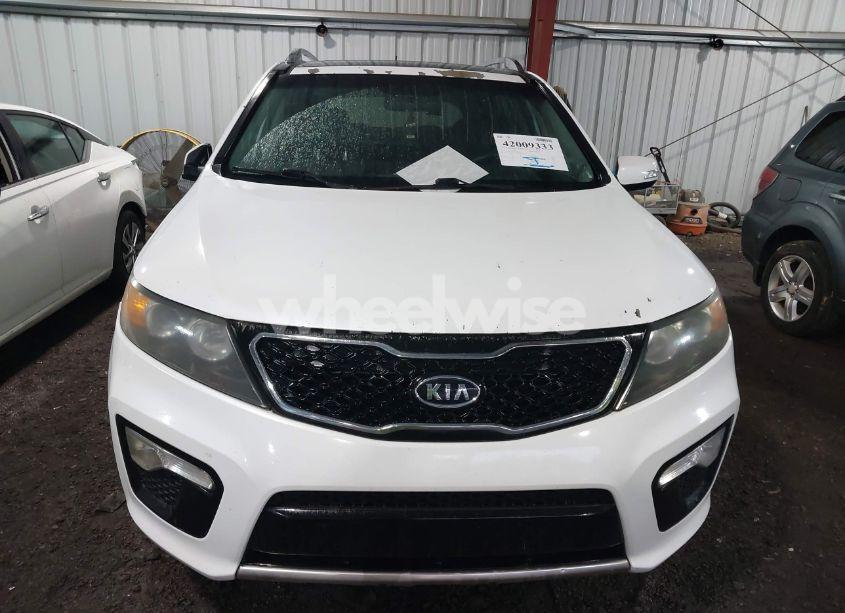 Photo 6 of 2011 Kia Sorento SX V6 (VIN 5XYKWDA2XBG101803)