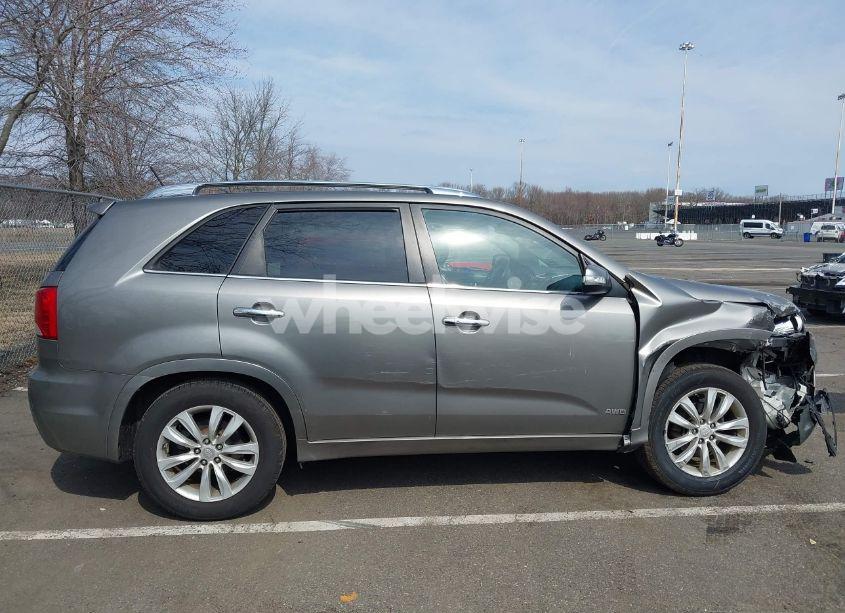 Photo 12 of 2013 Kia Sorento SX V6 (VIN 5XYKWDA2XDG323728)