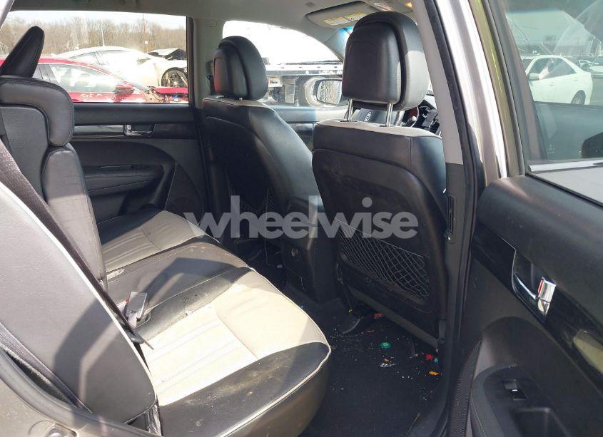 Photo 8 of 2013 Kia Sorento SX V6 (VIN 5XYKWDA2XDG323728)