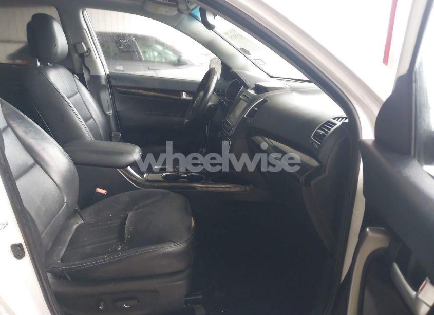 Photo 5 of 2014 Kia Sorento SX V6 (VIN 5XYKWDA70EG547281)