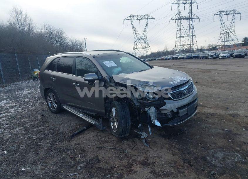 2014 Kia Sorento LIMITED V6 (VIN 5XYKWDA71EG510837) main photo