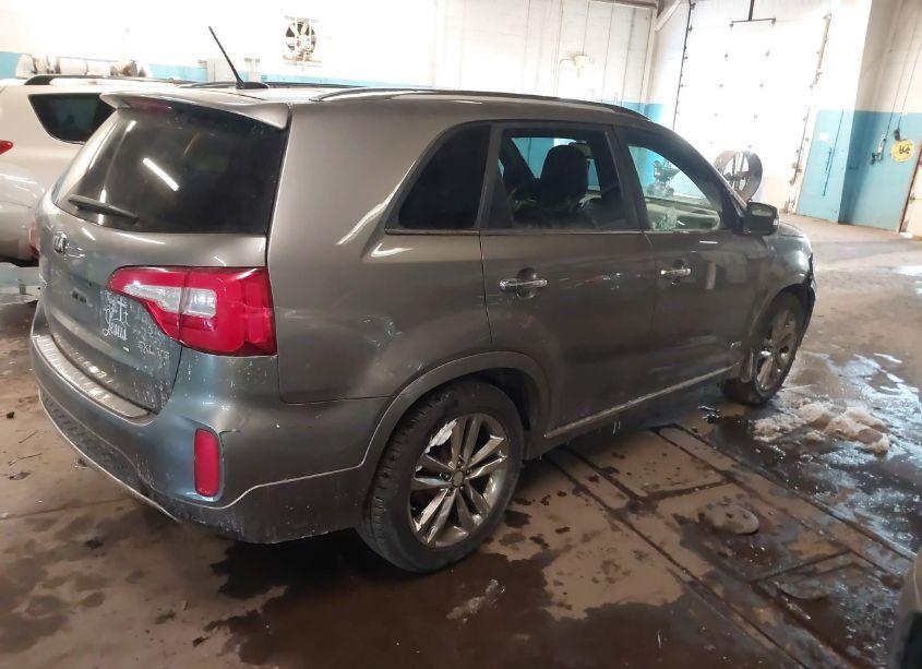 Photo 4 of 2015 Kia Sorento LIMITED V6 (VIN 5XYKWDA71FG578671)