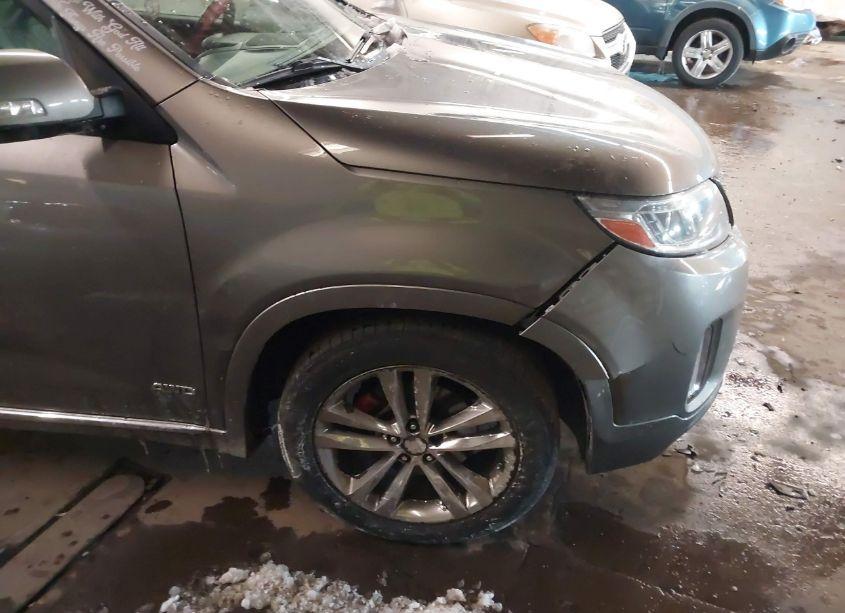 Photo 6 of 2015 Kia Sorento LIMITED V6 (VIN 5XYKWDA71FG578671)